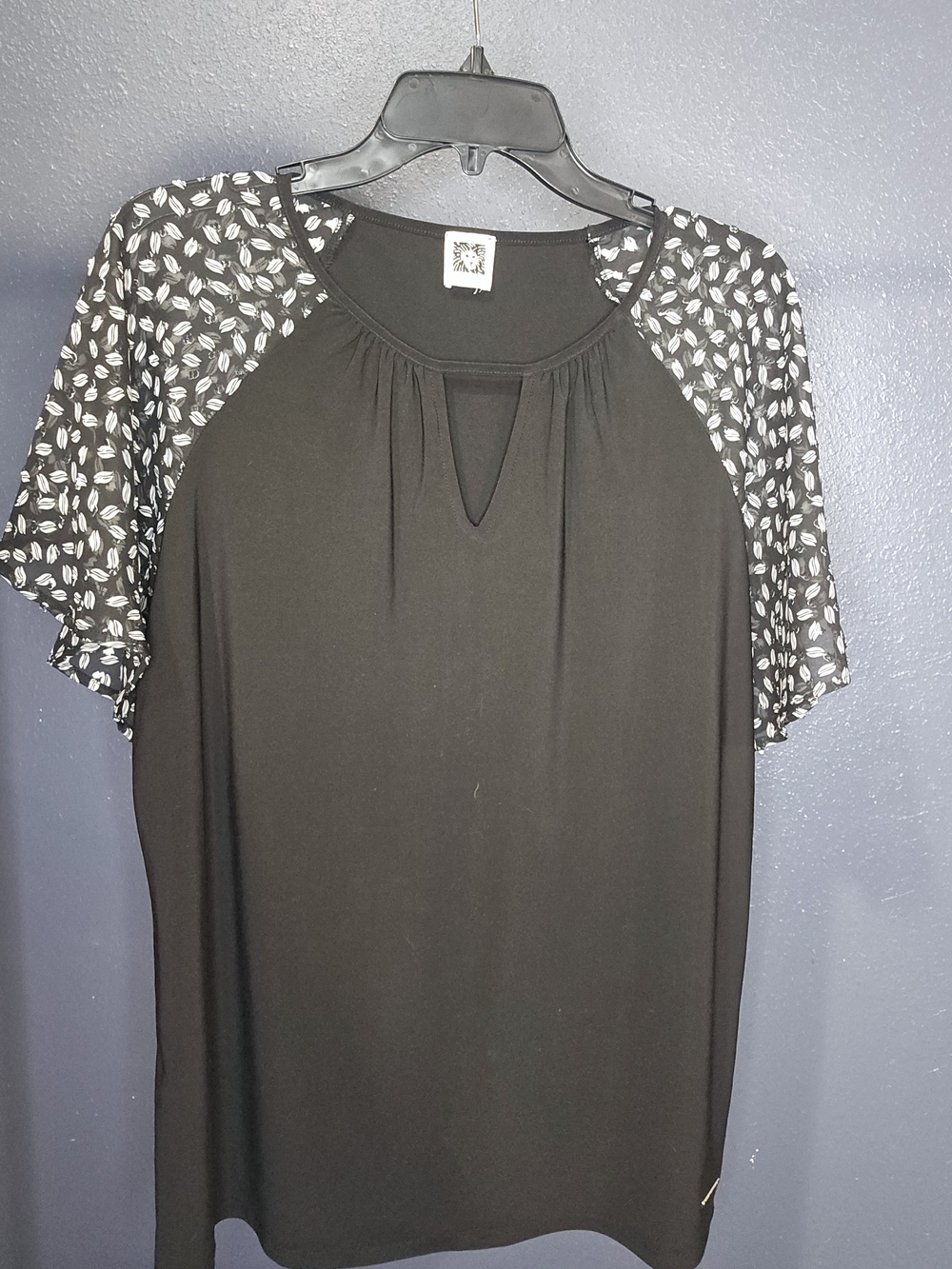 Anne Klein Black Short Sleeve Keyhole Top with Printed Sleeves